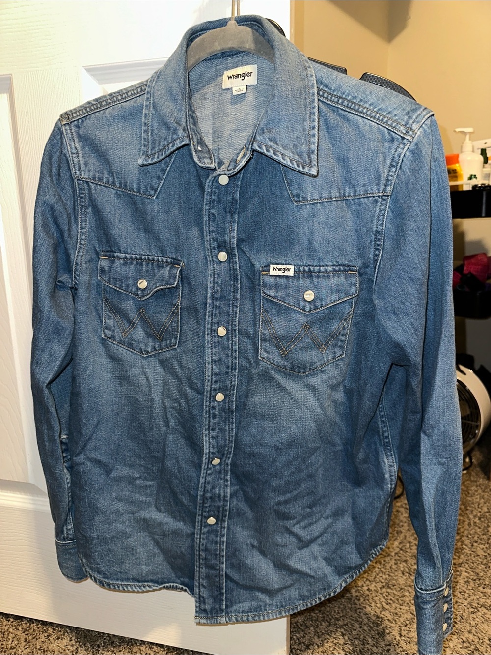 Wrangler women’s Blue Denim Western Button-Down Shirt